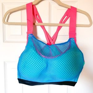 CUTE Victoria’s Secret Knockout Sports Bra